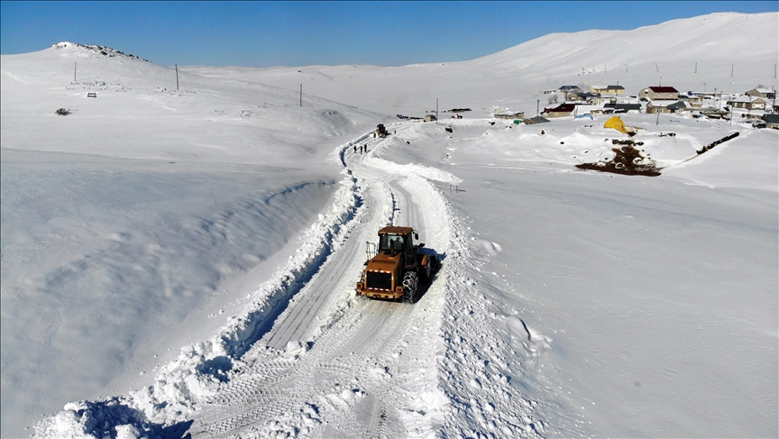 Erzurum’da 1000 Kişilik Ekip Karla Mücadele Ediyor