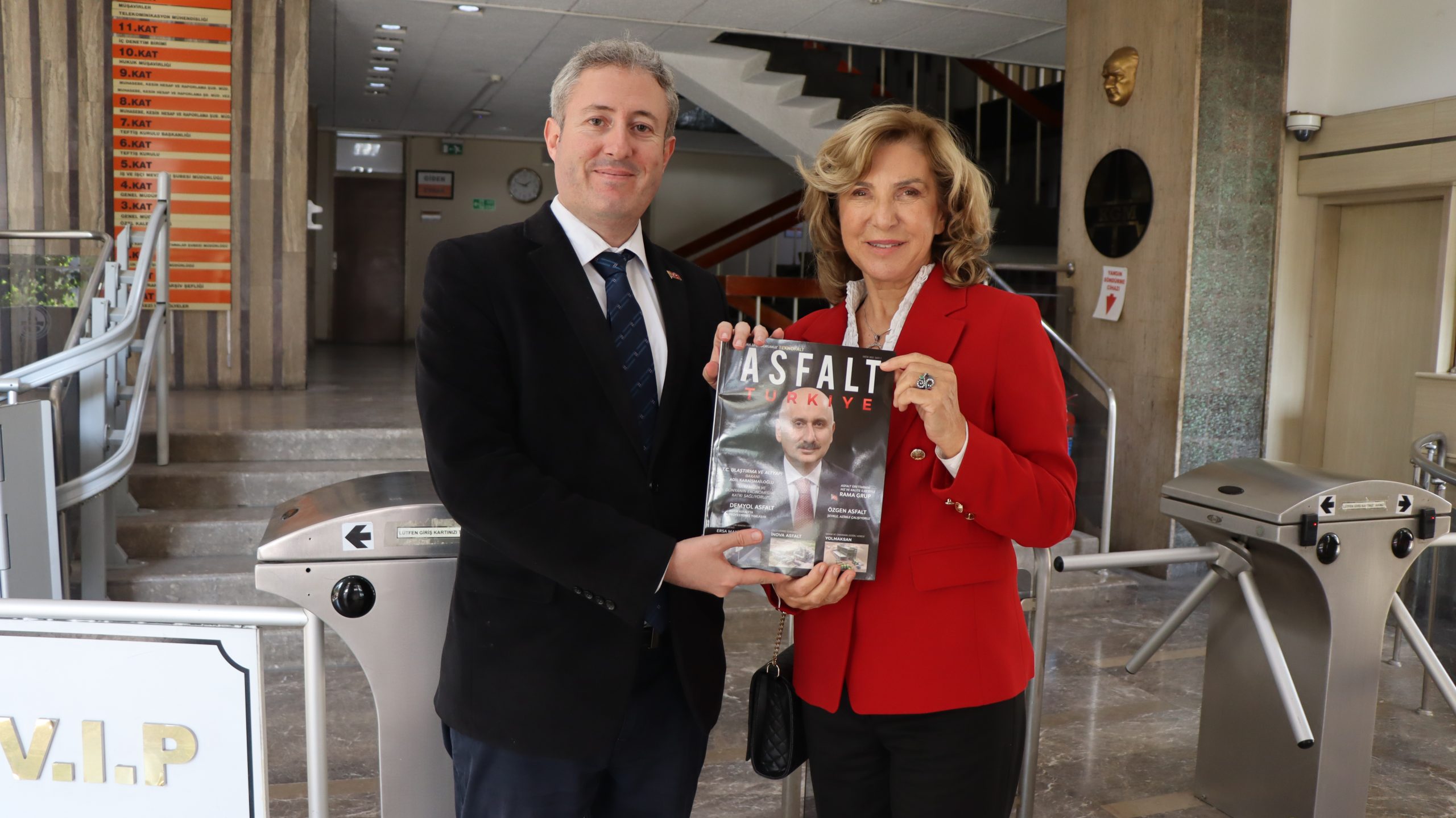 ASMÜD Genel Sekreteri Zeliha Temren: Asfalt Türkiye’de Yazmak Mutluluk Verici